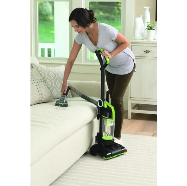 Compact Turbo Bagless Vacuum Cleaner with Turbo Brush V5661